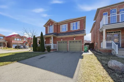 42 Delphinium Way Brampton ON L7A 0N4