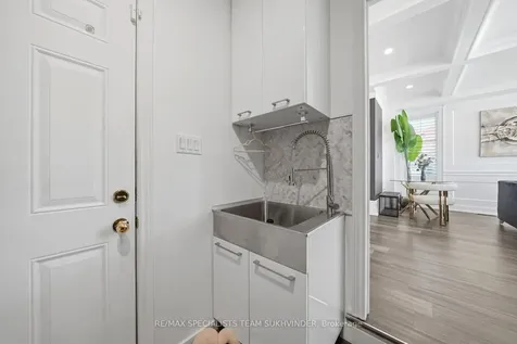42 Delphinium Way Brampton ON L7A 0N4