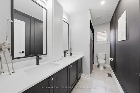 42 Delphinium Way Brampton ON L7A 0N4