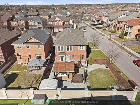 42 Delphinium Way Brampton ON L7A 0N4