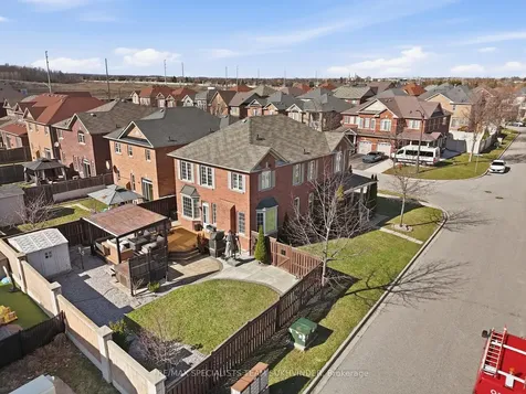 42 Delphinium Way Brampton ON L7A 0N4