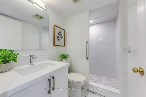 5080 Pinedale Avenue Burlington ON L7L 5V7