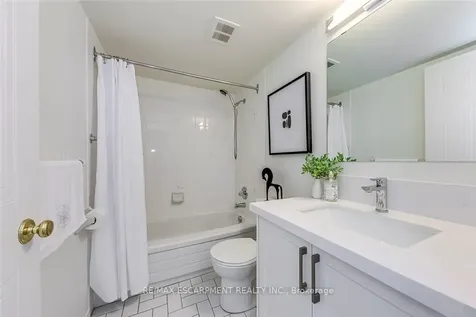 5080 Pinedale Avenue Burlington ON L7L 5V7