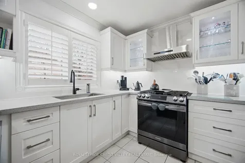 75 Royal Valley Drive S Caledon ON L7C 1A2