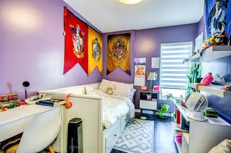 7 Foundry Avenue Toronto ON M6H 0B7