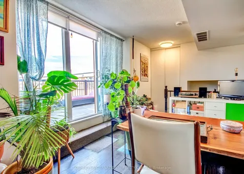7 Foundry Avenue Toronto ON M6H 0B7