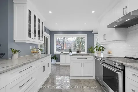 3038 Hillis Court Mississauga ON L5N 5A4