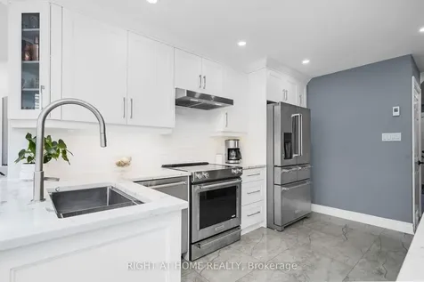 3038 Hillis Court Mississauga ON L5N 5A4