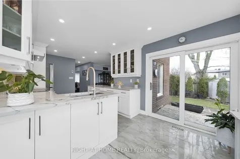 3038 Hillis Court Mississauga ON L5N 5A4