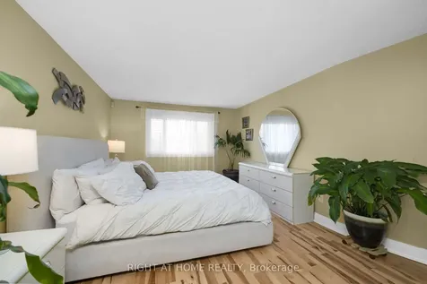 3038 Hillis Court Mississauga ON L5N 5A4