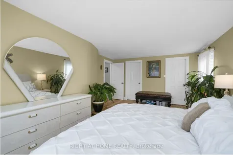 3038 Hillis Court Mississauga ON L5N 5A4