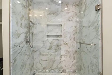 3038 Hillis Court Mississauga ON L5N 5A4