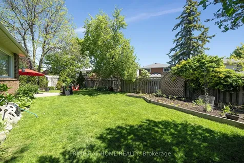 3038 Hillis Court Mississauga ON L5N 5A4