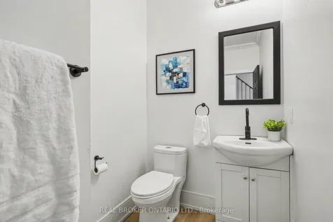 16 Leitch Avenue Toronto ON M3J 3P2