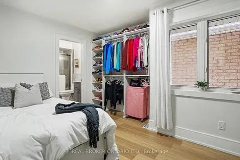 16 Leitch Avenue Toronto ON M3J 3P2