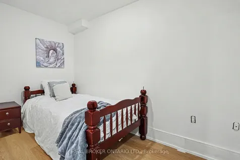 16 Leitch Avenue Toronto ON M3J 3P2
