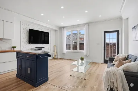 16 Leitch Avenue Toronto ON M3J 3P2