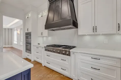 477 Candler Road Oakville ON L6J 2V5