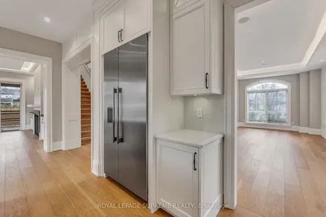 477 Candler Road Oakville ON L6J 2V5