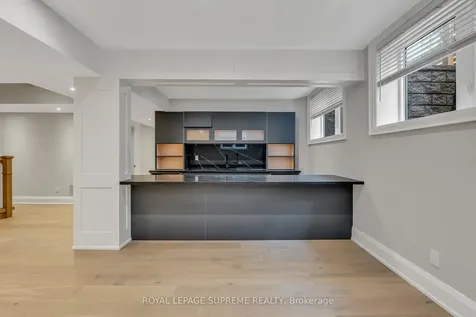 477 Candler Road Oakville ON L6J 2V5