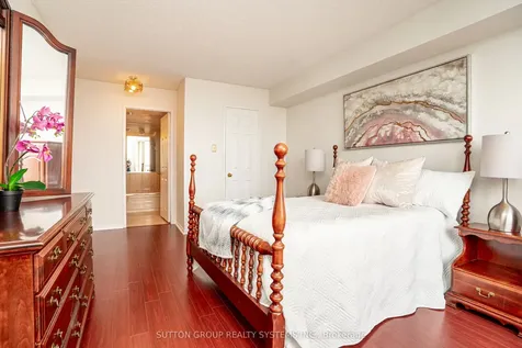 20 Cherrytree Drive Brampton ON L6Y 3V1
