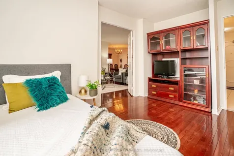 20 Cherrytree Drive Brampton ON L6Y 3V1