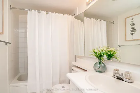 20 Cherrytree Drive Brampton ON L6Y 3V1