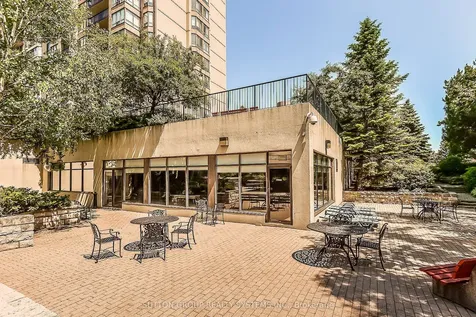 20 Cherrytree Drive Brampton ON L6Y 3V1
