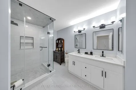 35 Kingsbridge Garden Circle Mississauga ON L5R 3Z5