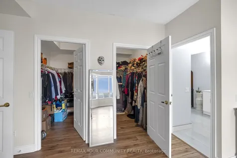35 Kingsbridge Garden Circle Mississauga ON L5R 3Z5