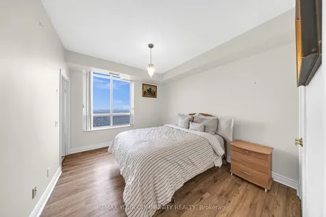 35 Kingsbridge Garden Circle Mississauga ON L5R 3Z5