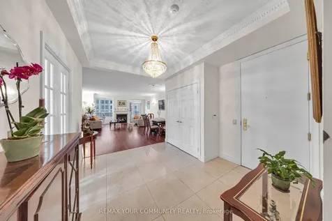 35 Kingsbridge Garden Circle Mississauga ON L5R 3Z5