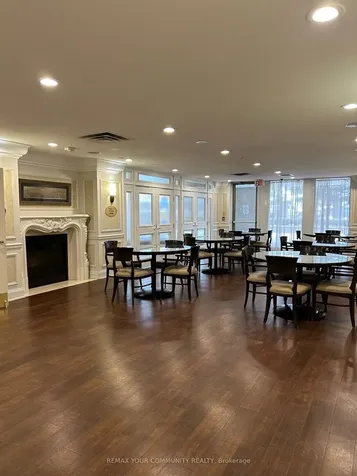 35 Kingsbridge Garden Circle Mississauga ON L5R 3Z5