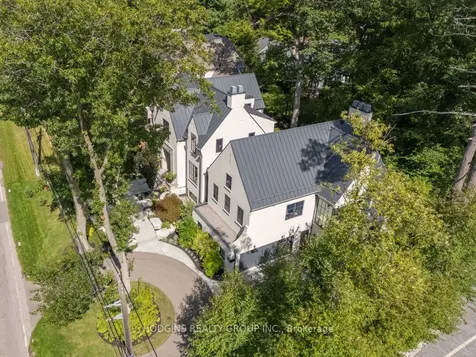 238 Mineola Road W Mississauga ON L5G 2X4