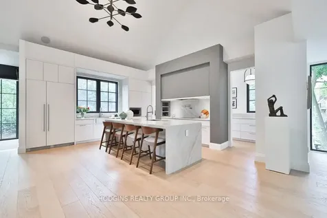 238 Mineola Road W Mississauga ON L5G 2X4
