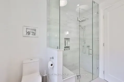 238 Mineola Road W Mississauga ON L5G 2X4