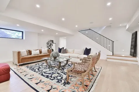 238 Mineola Road W Mississauga ON L5G 2X4