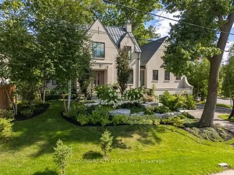238 Mineola Road W Mississauga ON L5G 2X4