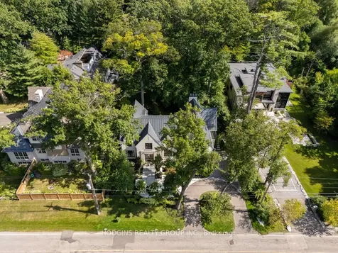 238 Mineola Road W Mississauga ON L5G 2X4