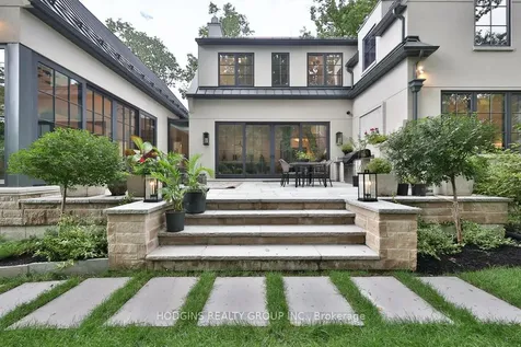238 Mineola Road W Mississauga ON L5G 2X4