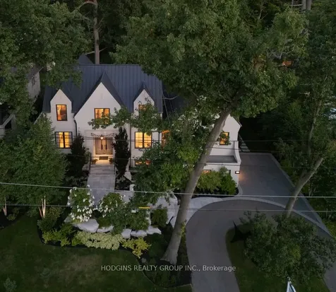 238 Mineola Road W Mississauga ON L5G 2X4