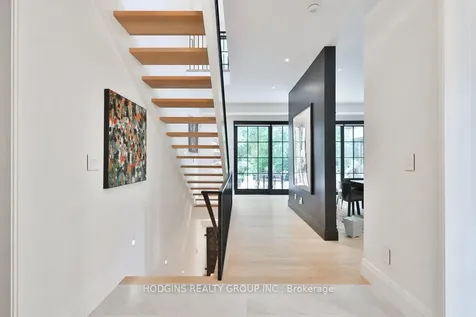 238 Mineola Road W Mississauga ON L5G 2X4