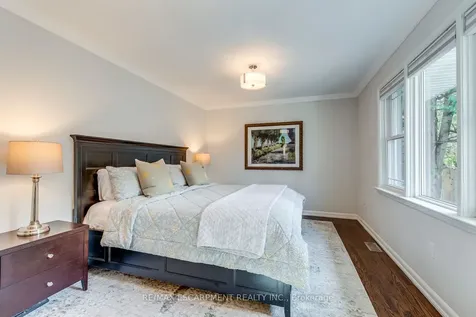 4306 Lakeshore Road Burlington ON L7L 1A8