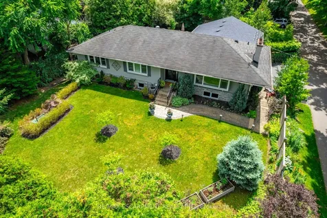 4306 Lakeshore Road Burlington ON L7L 1A8