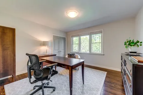 4306 Lakeshore Road Burlington ON L7L 1A8