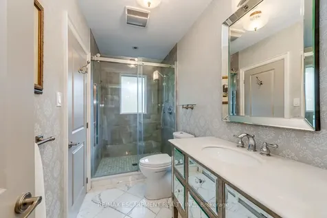 4306 Lakeshore Road Burlington ON L7L 1A8