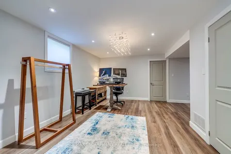 4306 Lakeshore Road Burlington ON L7L 1A8