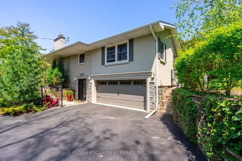 4306 Lakeshore Road Burlington ON L7L 1A8
