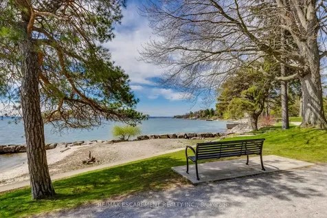 4306 Lakeshore Road Burlington ON L7L 1A8