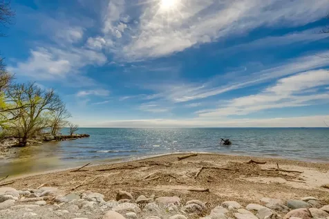 4306 Lakeshore Road Burlington ON L7L 1A8